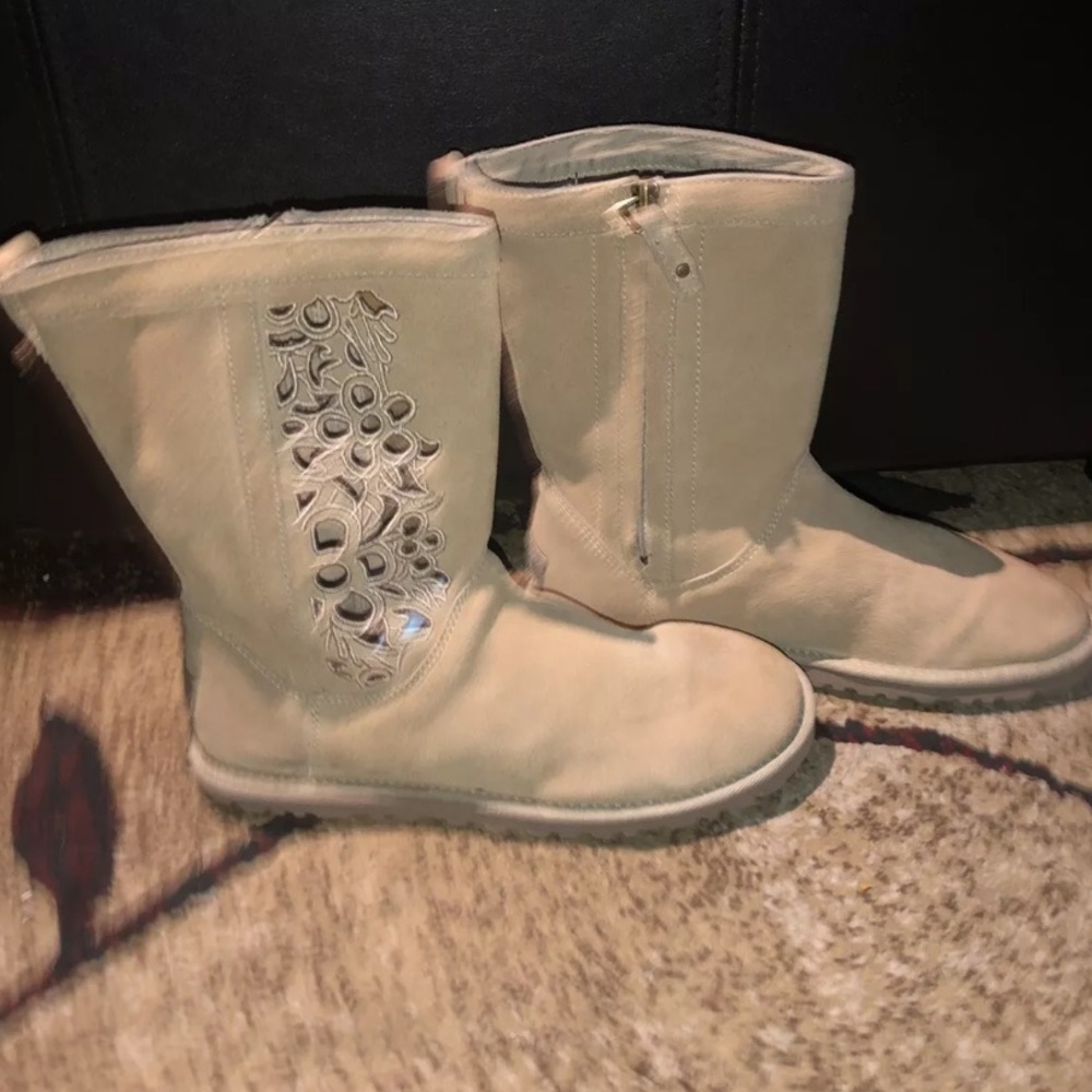 Ugg boots (women size 7)